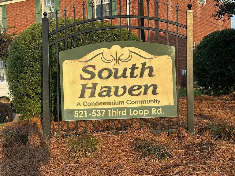 527 Third Loop Rd #D — Photo 2