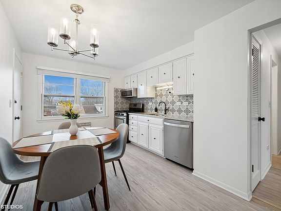 4th image of 6855 N Northwest Hwy APT 3D