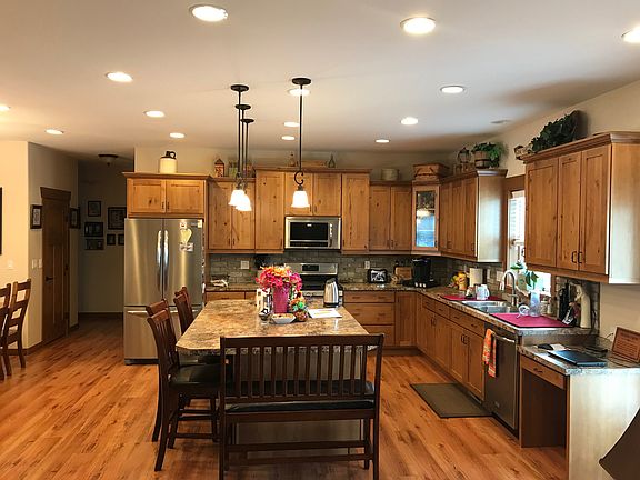4th image of 155 Heritage Ln