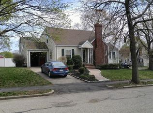 86 Colonial Ave, Waltham, MA 02453