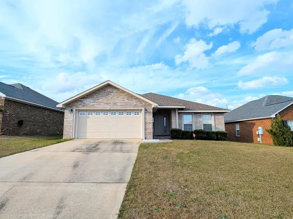 104 Winterberry Rd, Dothan, AL 36301