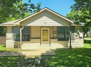 1305 S Jefferson St, Kaufman, TX 75142