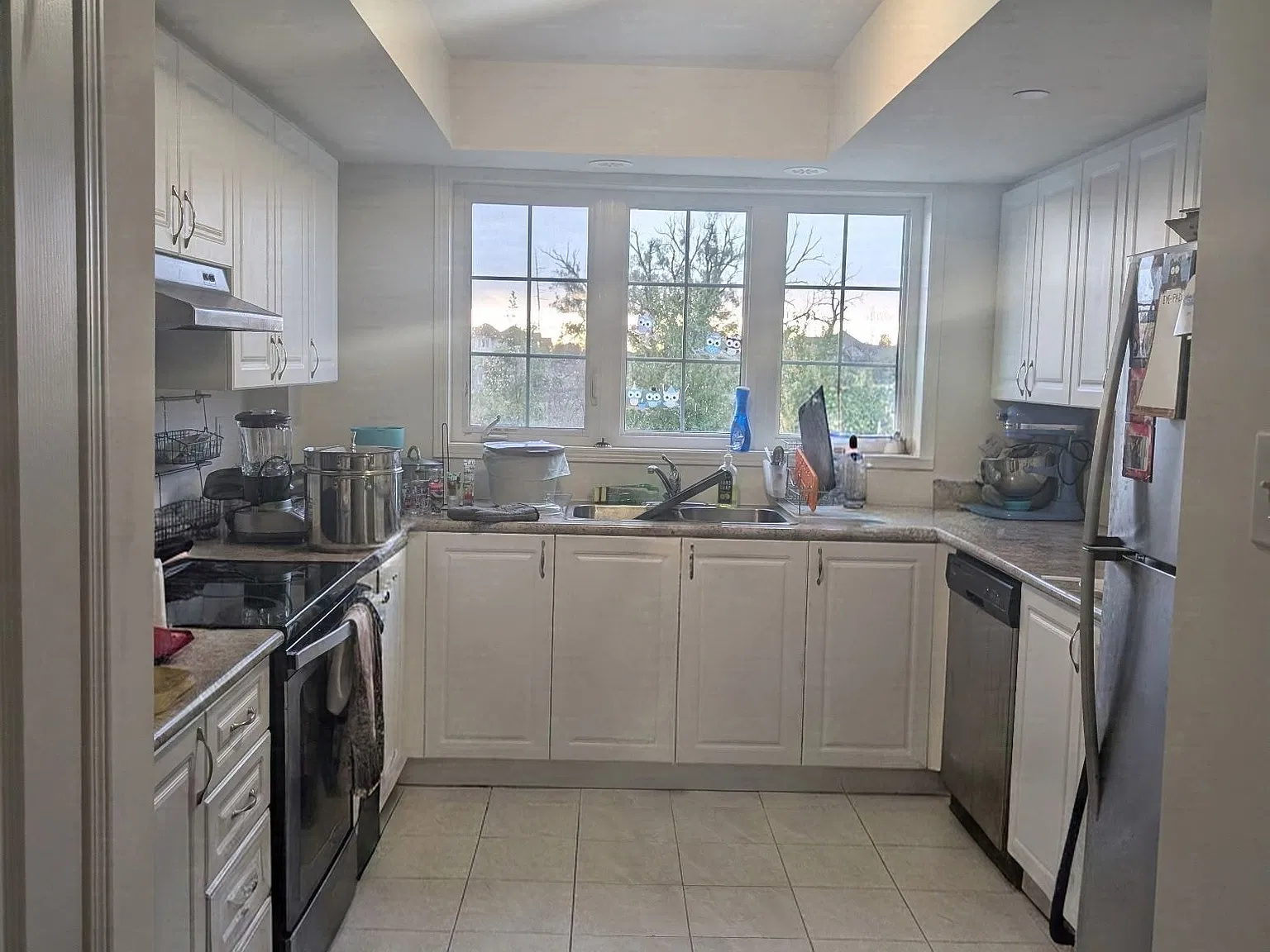 4 bed, $3,000 — Photo 2