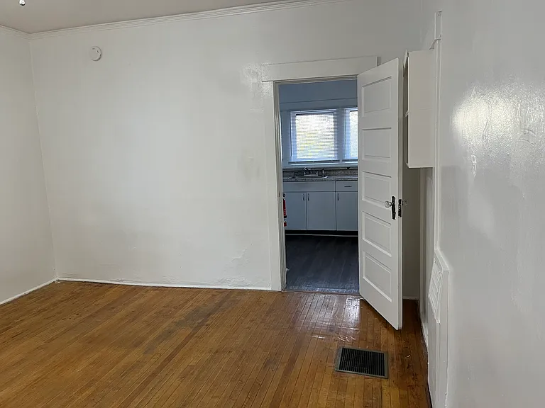 117 High St NE — Photo 8