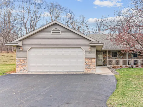 813 Maple Leaf Ct, Saint Croix Falls, WI 54024