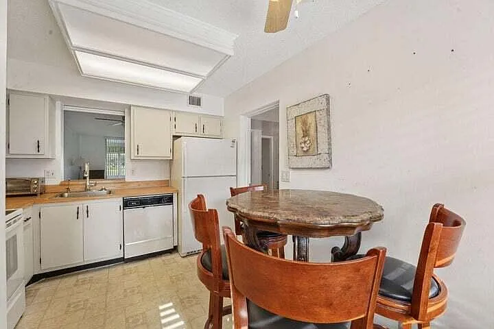 370 NW 76th Ave #104 — Photo 9
