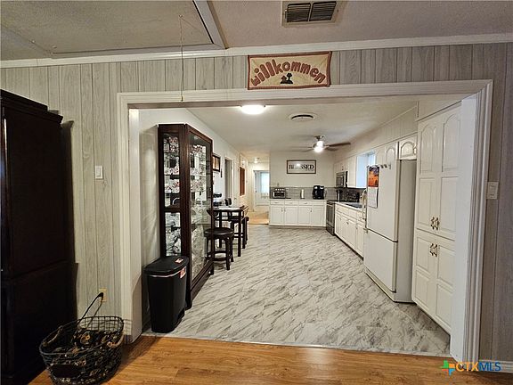 5th image of 813 Kielman Dr