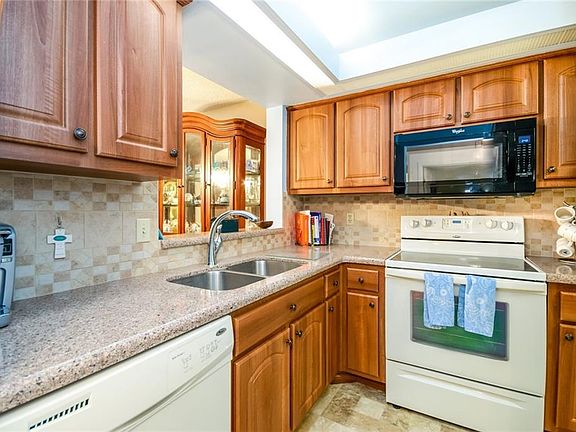 4th image of 2924 S Semoran Blvd APT 9