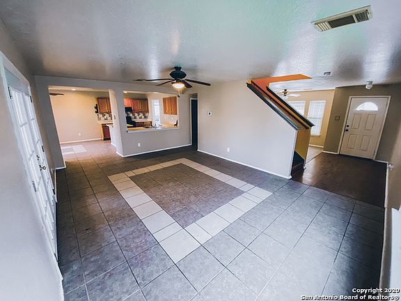 4th image of 5623 Lovett Oaks