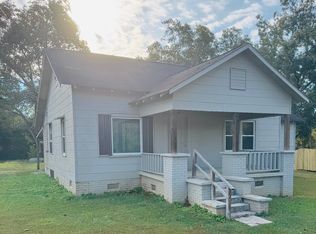 1620 Mathis Rd, Greenwood, SC 29649