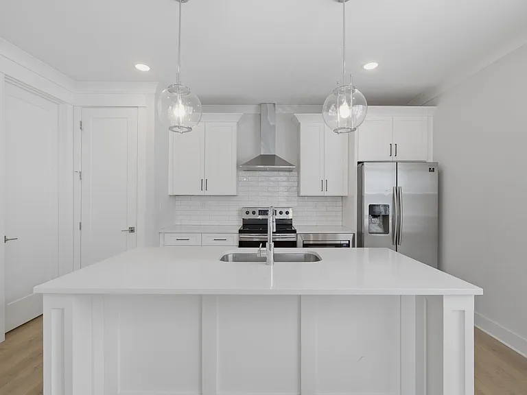 105 Duke St #6 — Photo 11