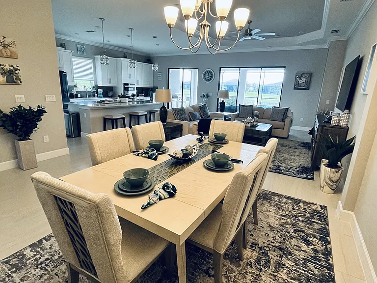 4733 Cassio Ct — Photo 32