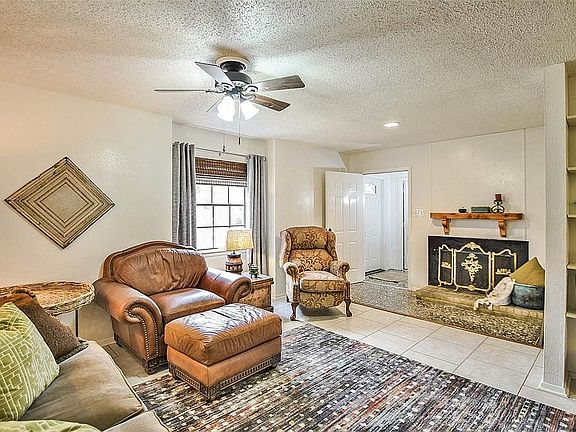 5th image of 410 Olson Ct