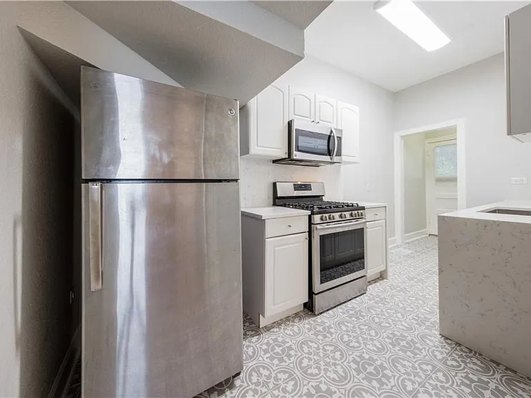 405 E 32nd St #B — Photo 7