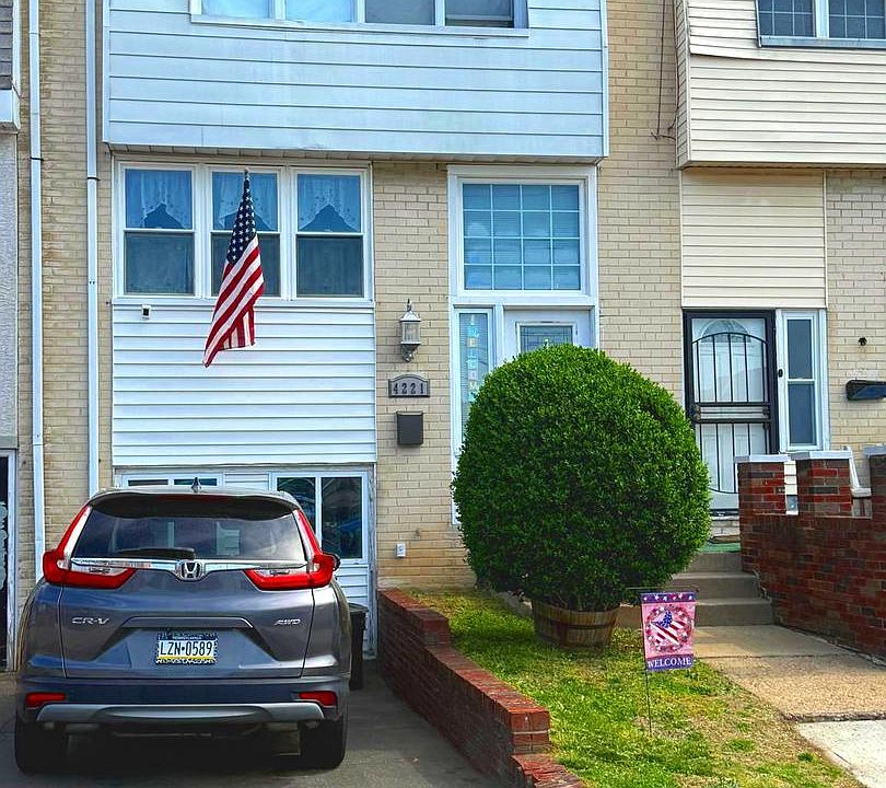 1st image of 4221 Fairdale Rd