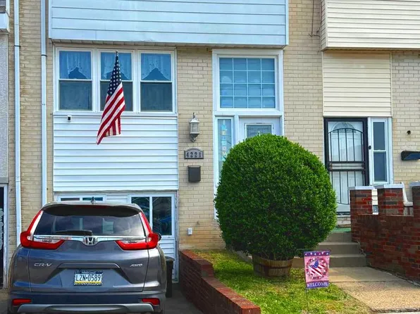 4221 Fairdale Rd, Philadelphia, PA 19154