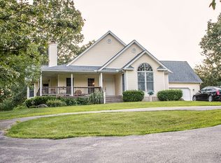 5230 McPhail Dr, Adrian, MI 49221