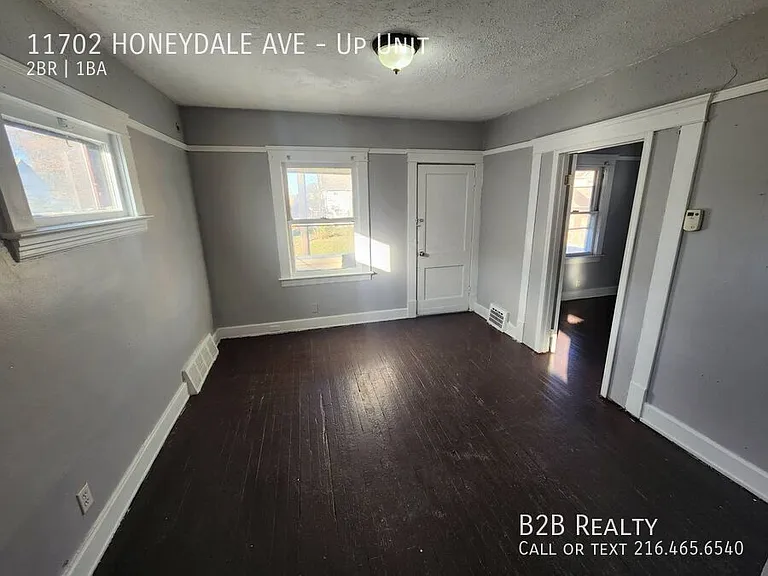 11702 Honeydale Ave #UP — Photo 12