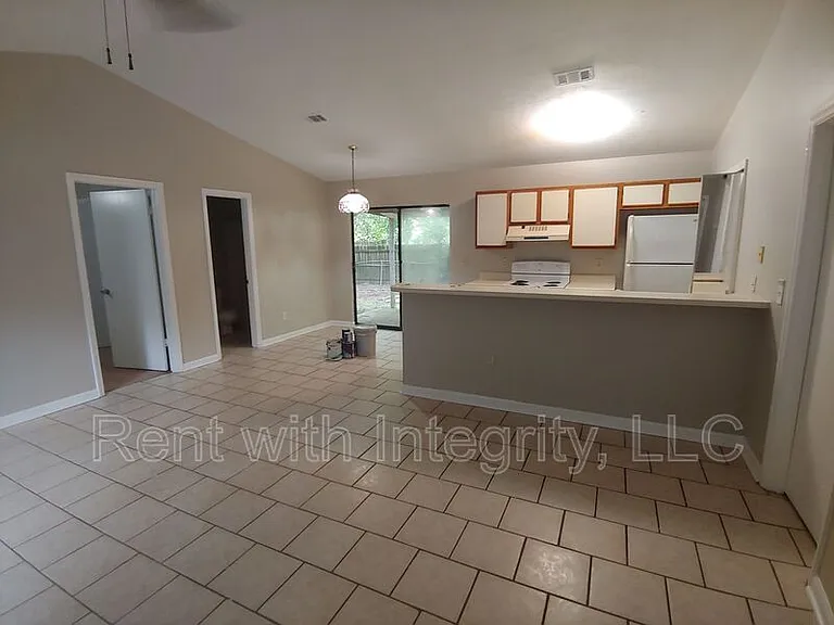 905 Tomahawk Ct — Photo 4