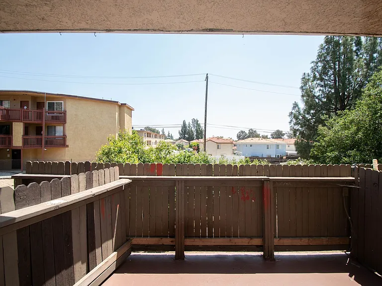 15520 Foothill Blvd — Photo 4