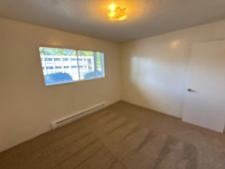 550 SW Levens St #21 — Photo 8