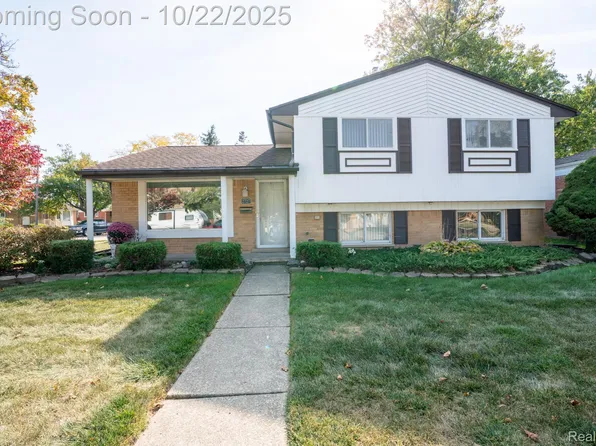 2727 Canterbury St, Trenton, MI 48183
