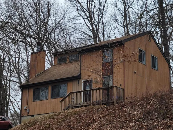 266 Stafford Dr, Bushkill, PA 18324