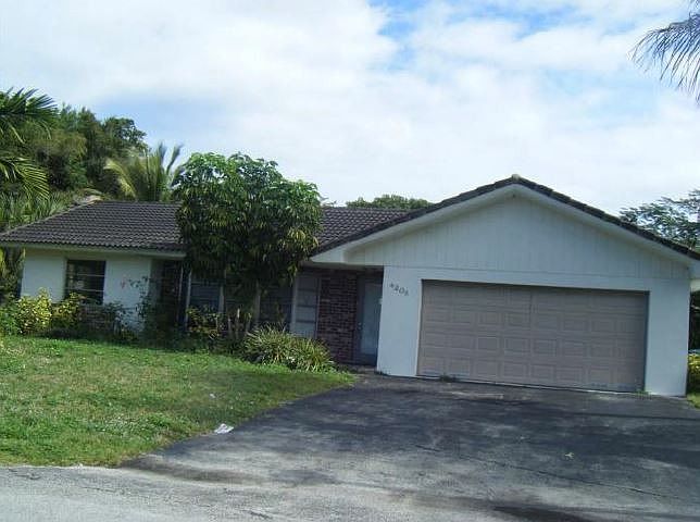 1st image of 4203 NW 75th Ave
