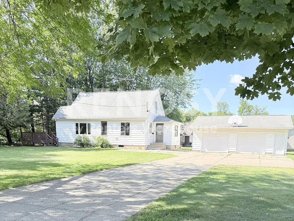 320 Linden Ave W