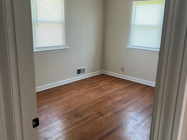 2658 River Rd — Photo 6
