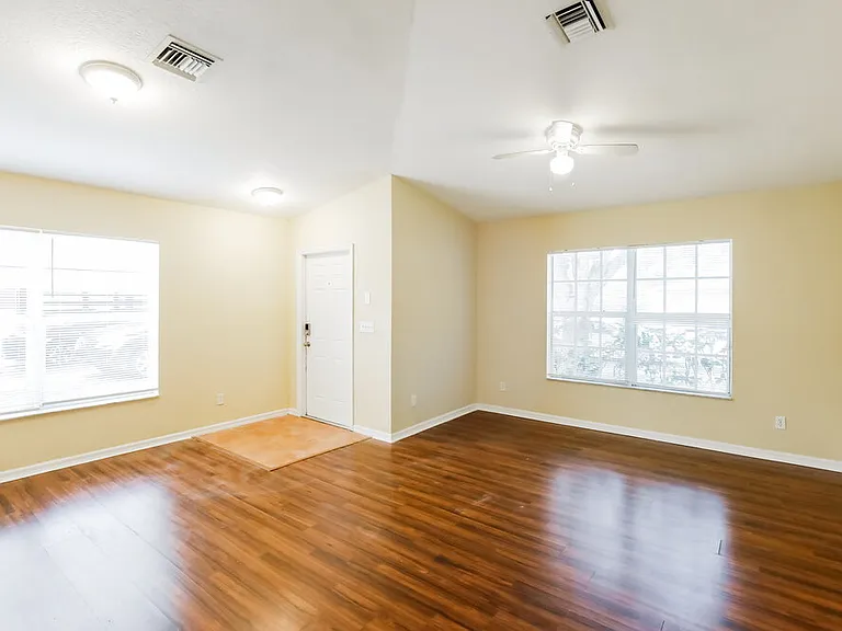 2320 Douglas St — Photo 5