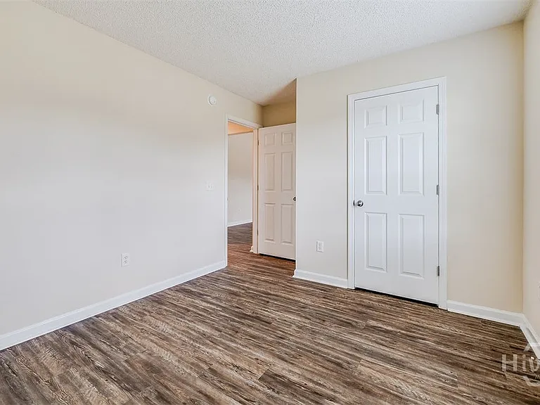 148 Willow Dr — Photo 26