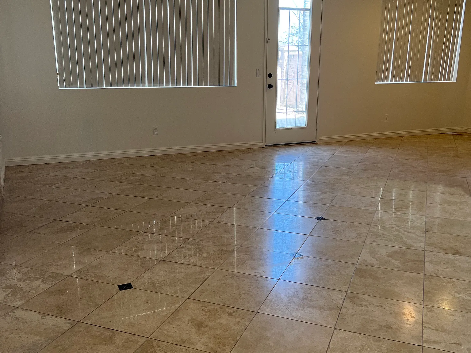 3 bed, 2.5 bath, 1468 sqft, $3,800 — Photo 4