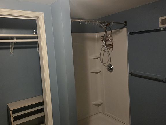 2nd image of 3421-3421 S Glendale Dr