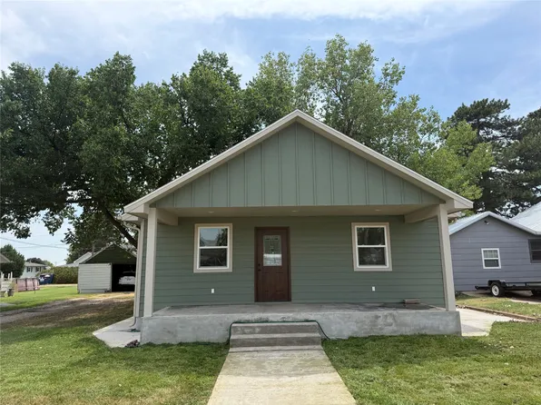 207 E Center St, Bucklin, KS 67834