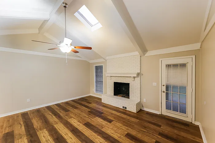 3 bed, 2.0 bath, 1580 sqft, $1,845 — Photo 3