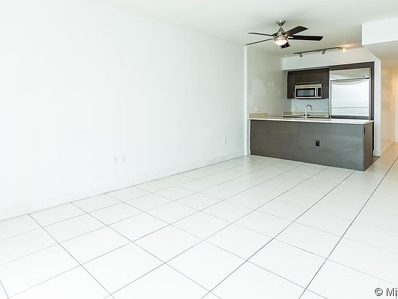 4th image of 500 Brickell Ave #D3