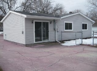 18318 W Lee Cir, Gurnee, IL 60031