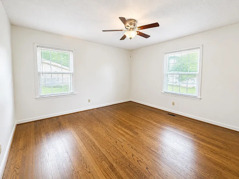 2312 Sierra Dr — Photo 12