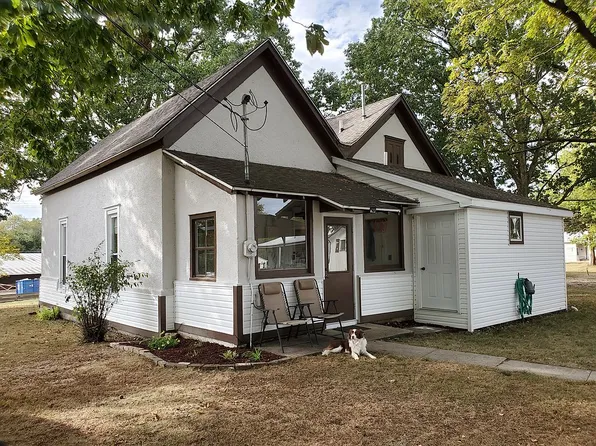 312 S 3rd Ave, Newton, IL 62448
