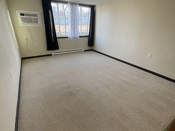 5th image of 350 15th Ave W Unit 135