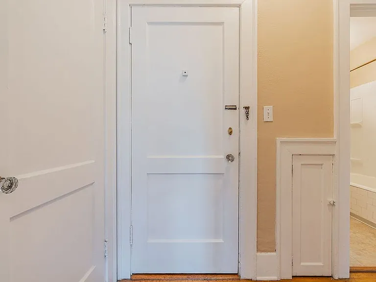 Chandler Hall — Photo 19