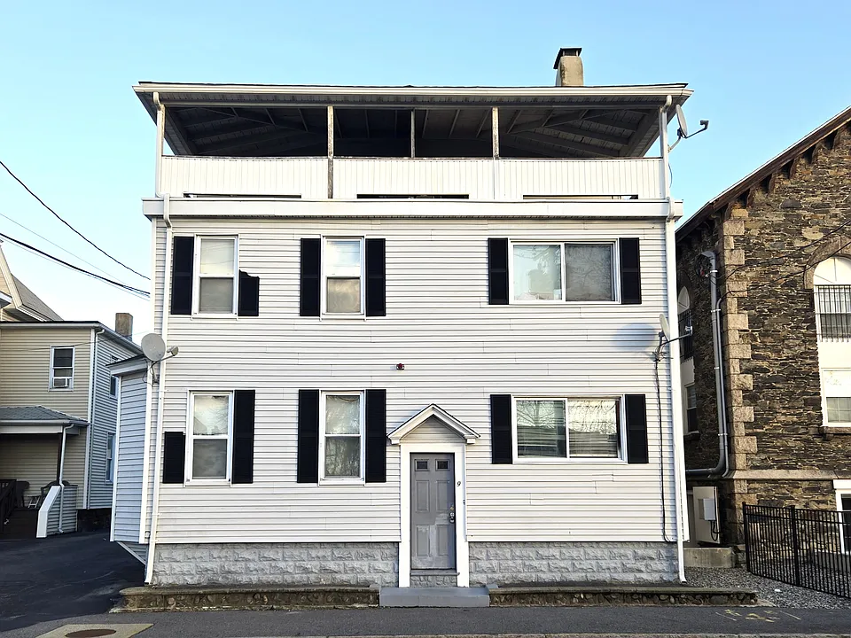 9 Cedar St #2R