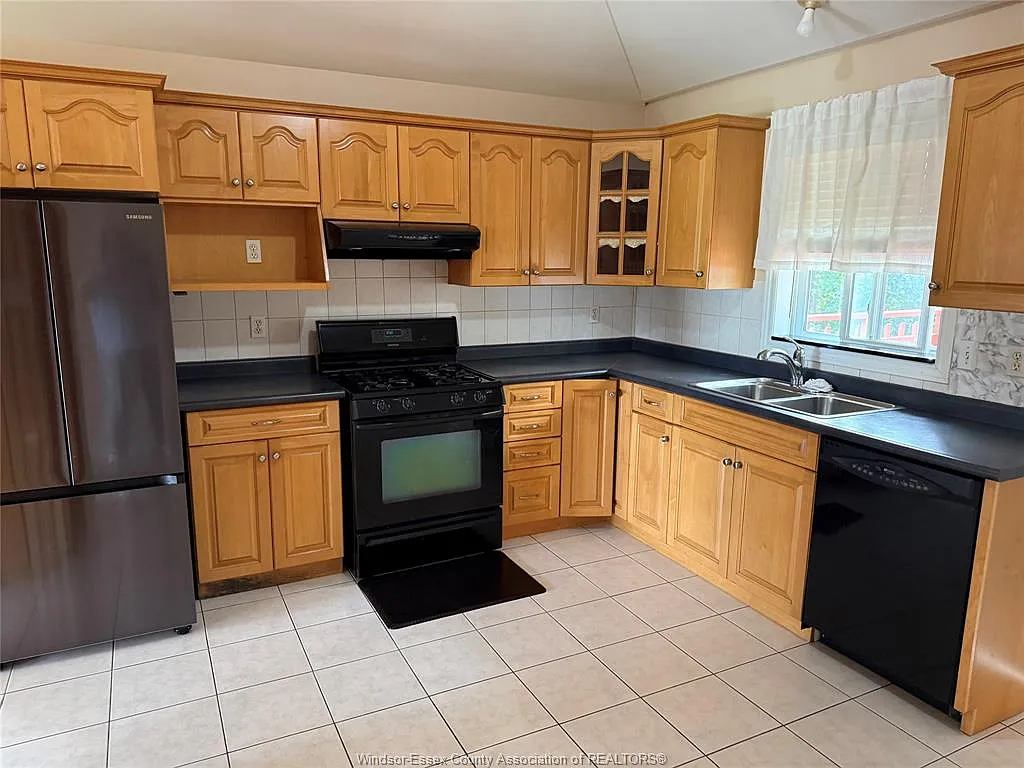 3 bed, $2,800 — Photo 4