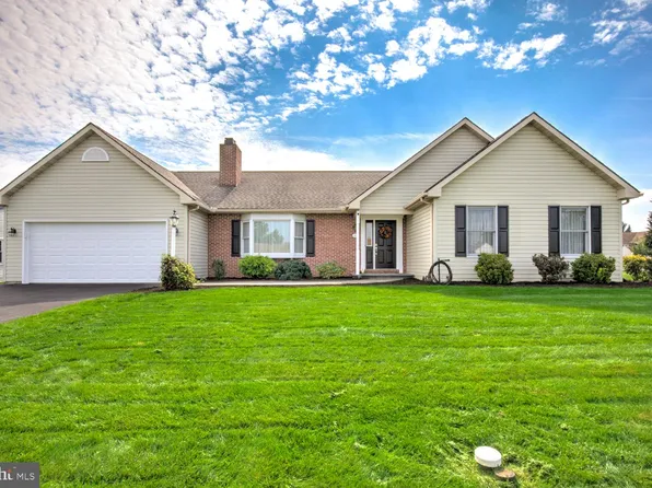 234 Hawthorn St, New Holland, PA 17557