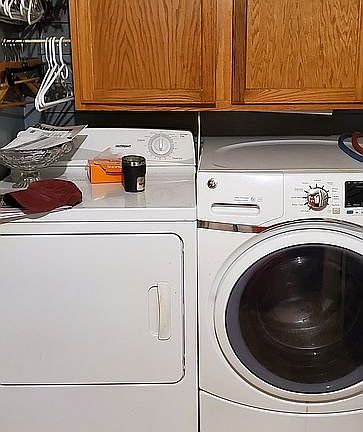 4th image of 216 W Bond St