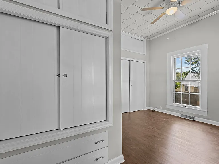 316 Bowen St — Photo 13