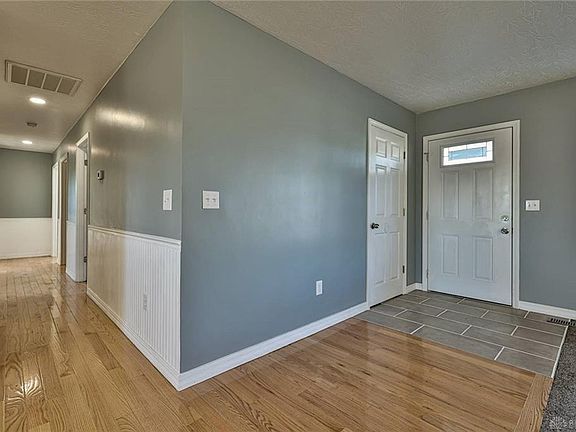 4th image of 86 Main St