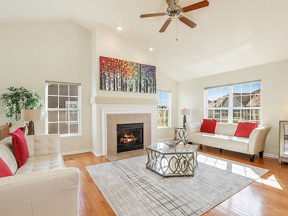 3rd image of 151 Fountain Grass Cir #151