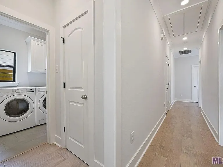 10238 Grayton Dr — Photo 8